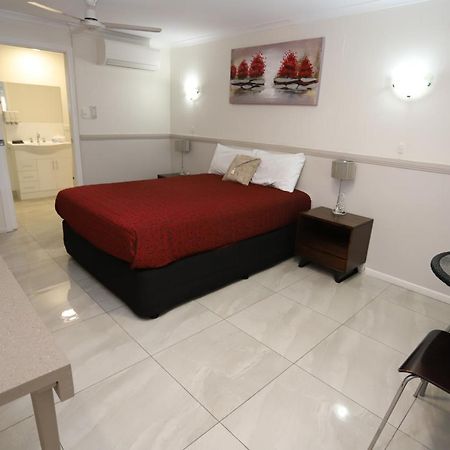 Miners Lodge Motor Inn Маккай Екстер'єр фото