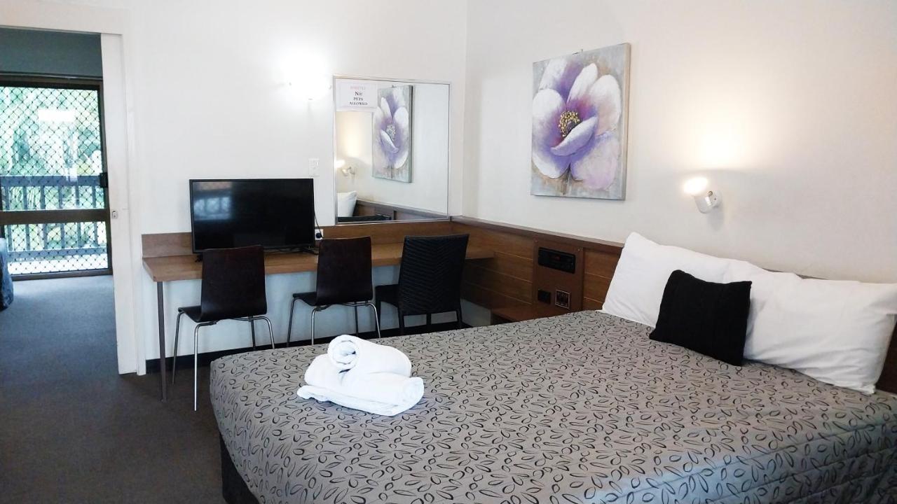 Miners Lodge Motor Inn Маккай Екстер'єр фото