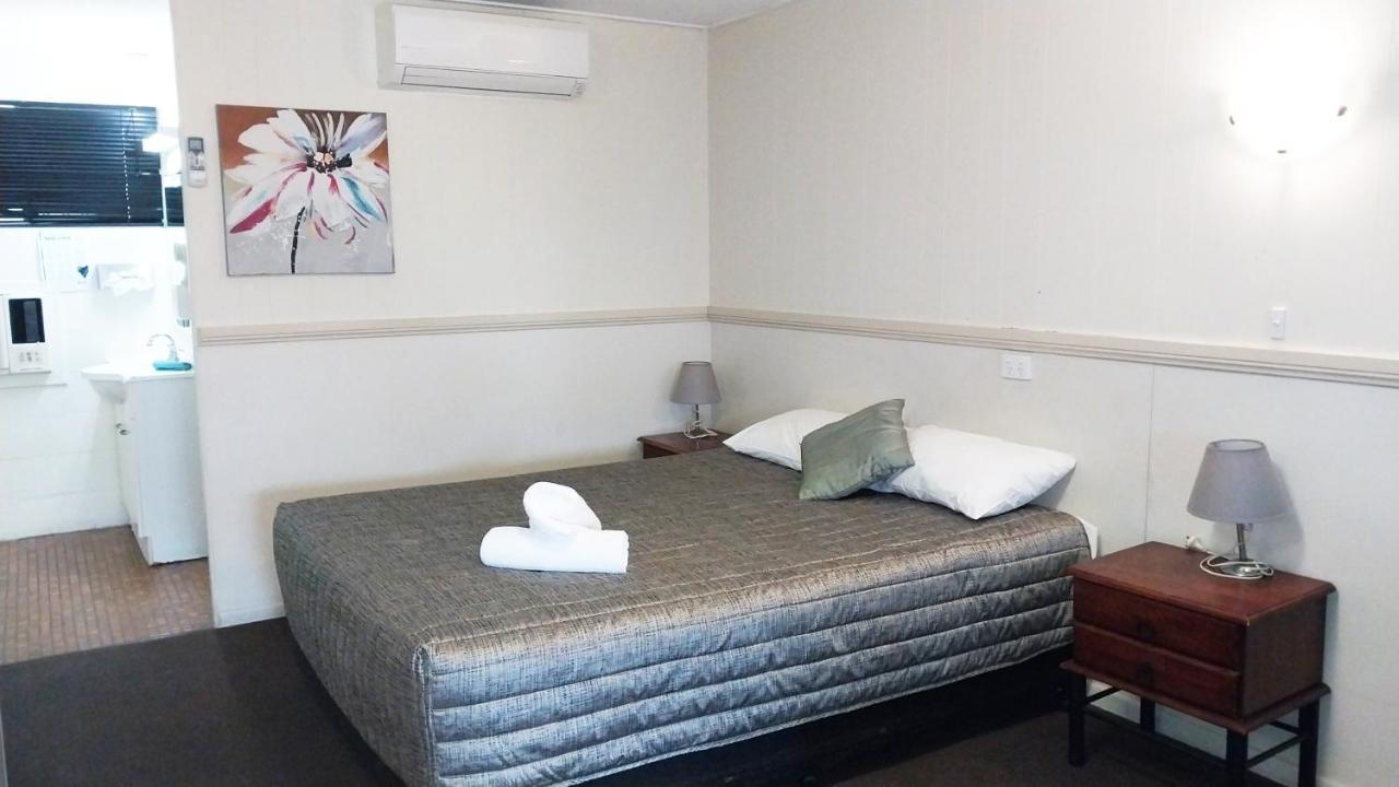 Miners Lodge Motor Inn Маккай Екстер'єр фото