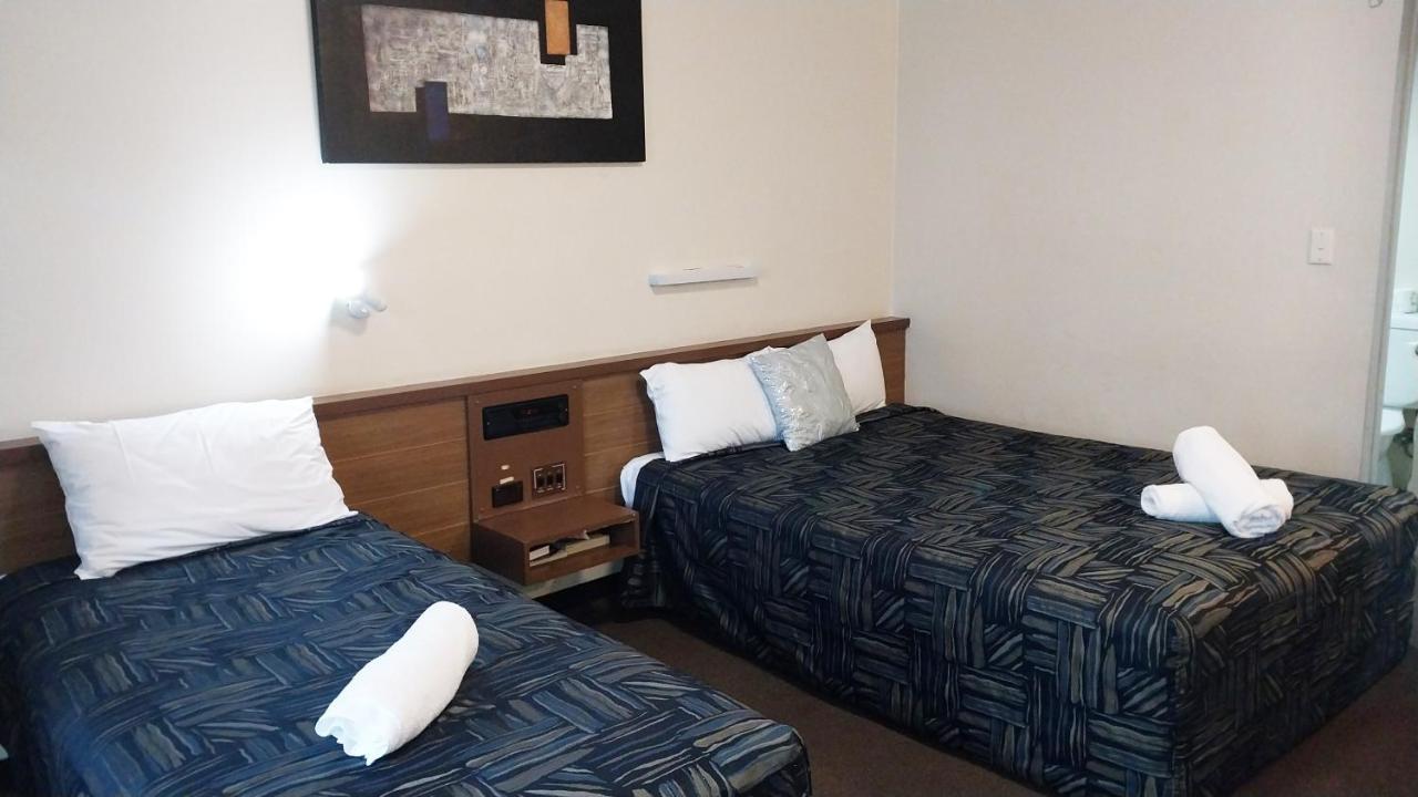 Miners Lodge Motor Inn Маккай Екстер'єр фото