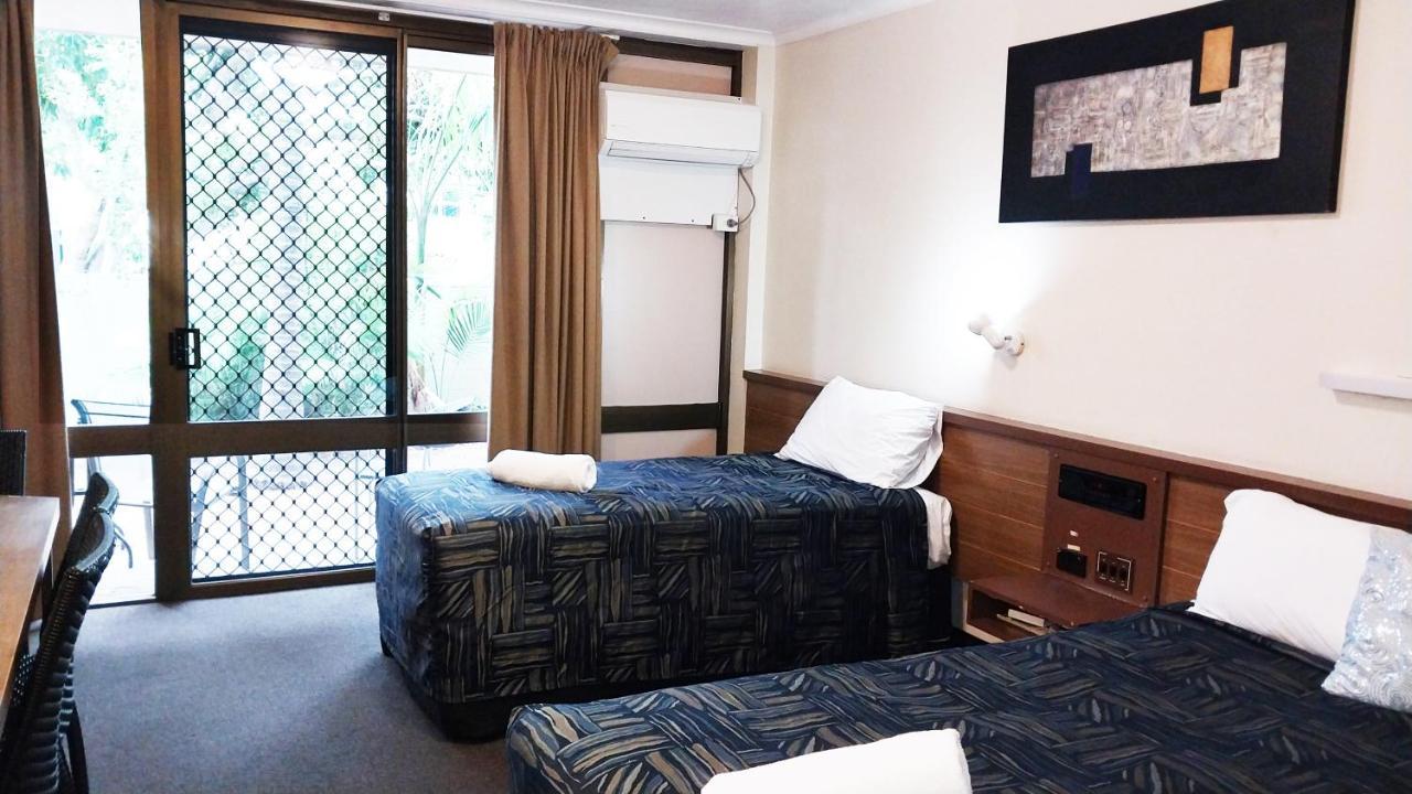 Miners Lodge Motor Inn Маккай Екстер'єр фото