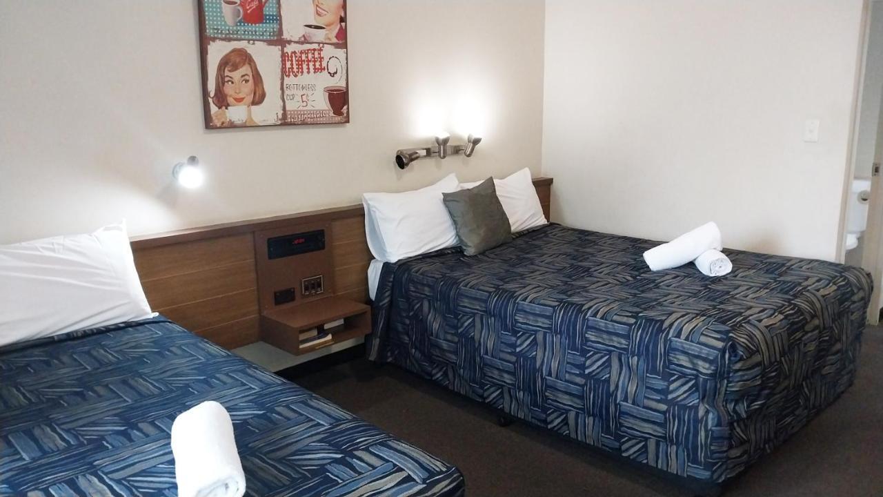 Miners Lodge Motor Inn Маккай Екстер'єр фото