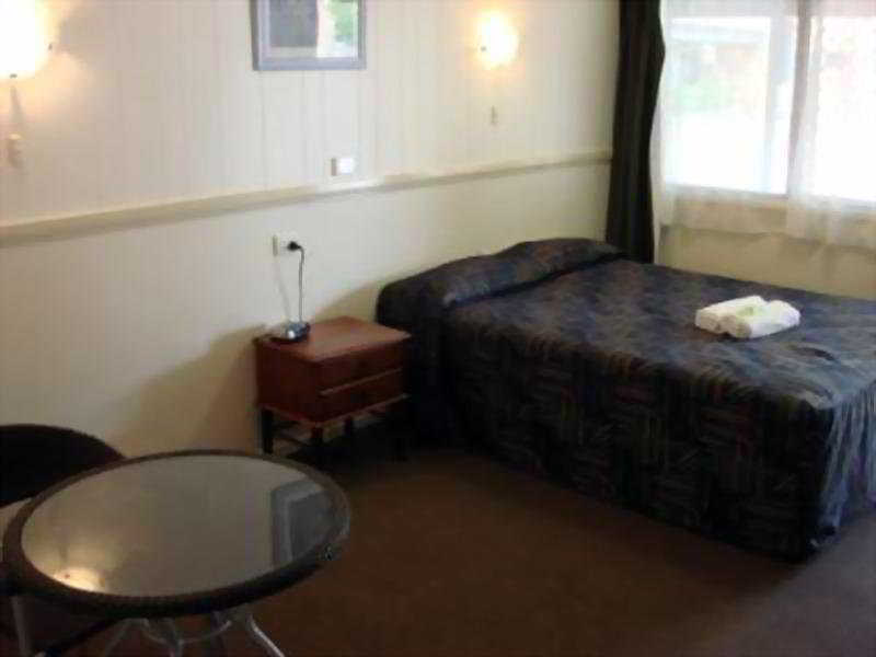 Miners Lodge Motor Inn Маккай Екстер'єр фото