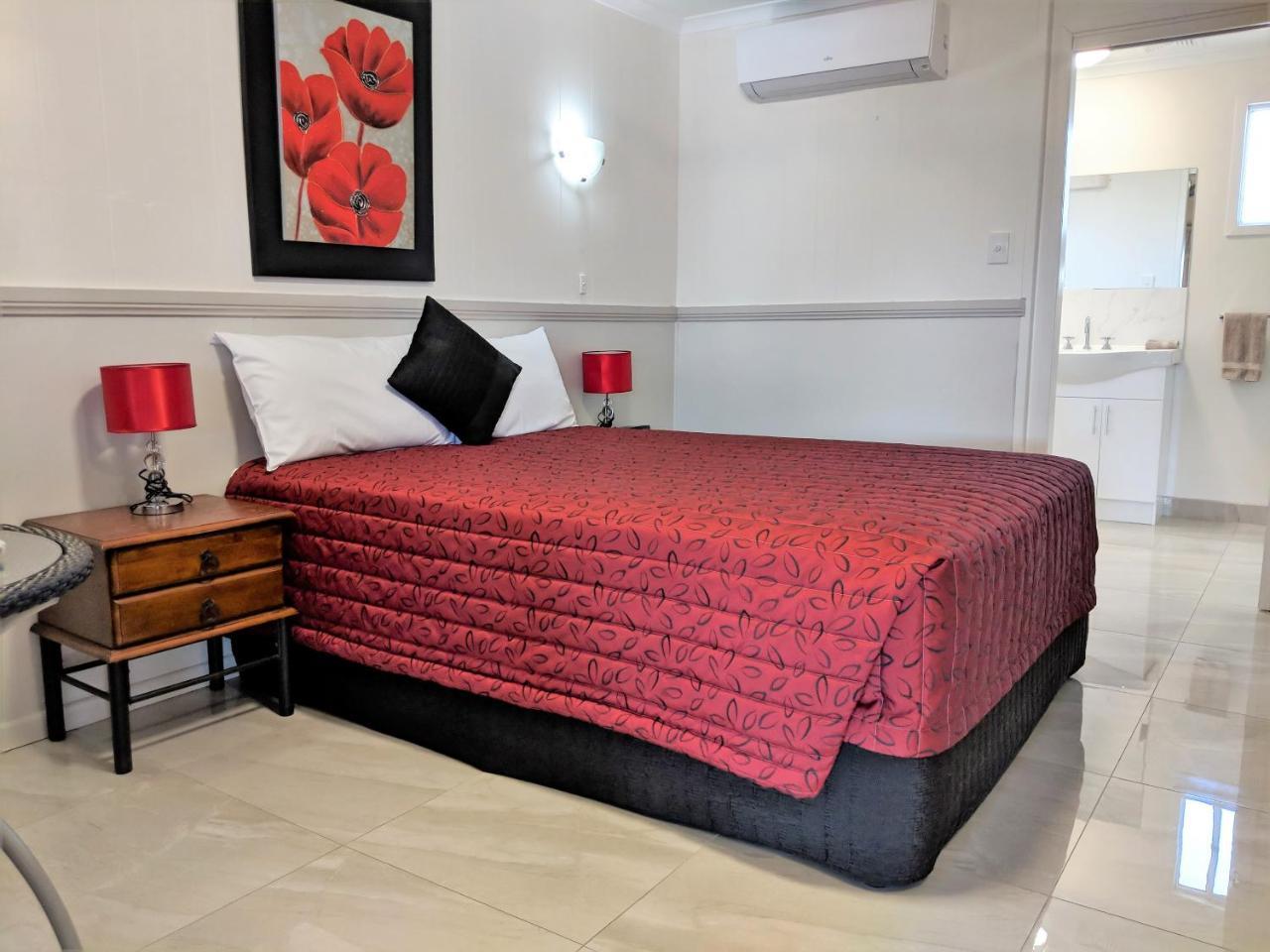 Miners Lodge Motor Inn Маккай Екстер'єр фото