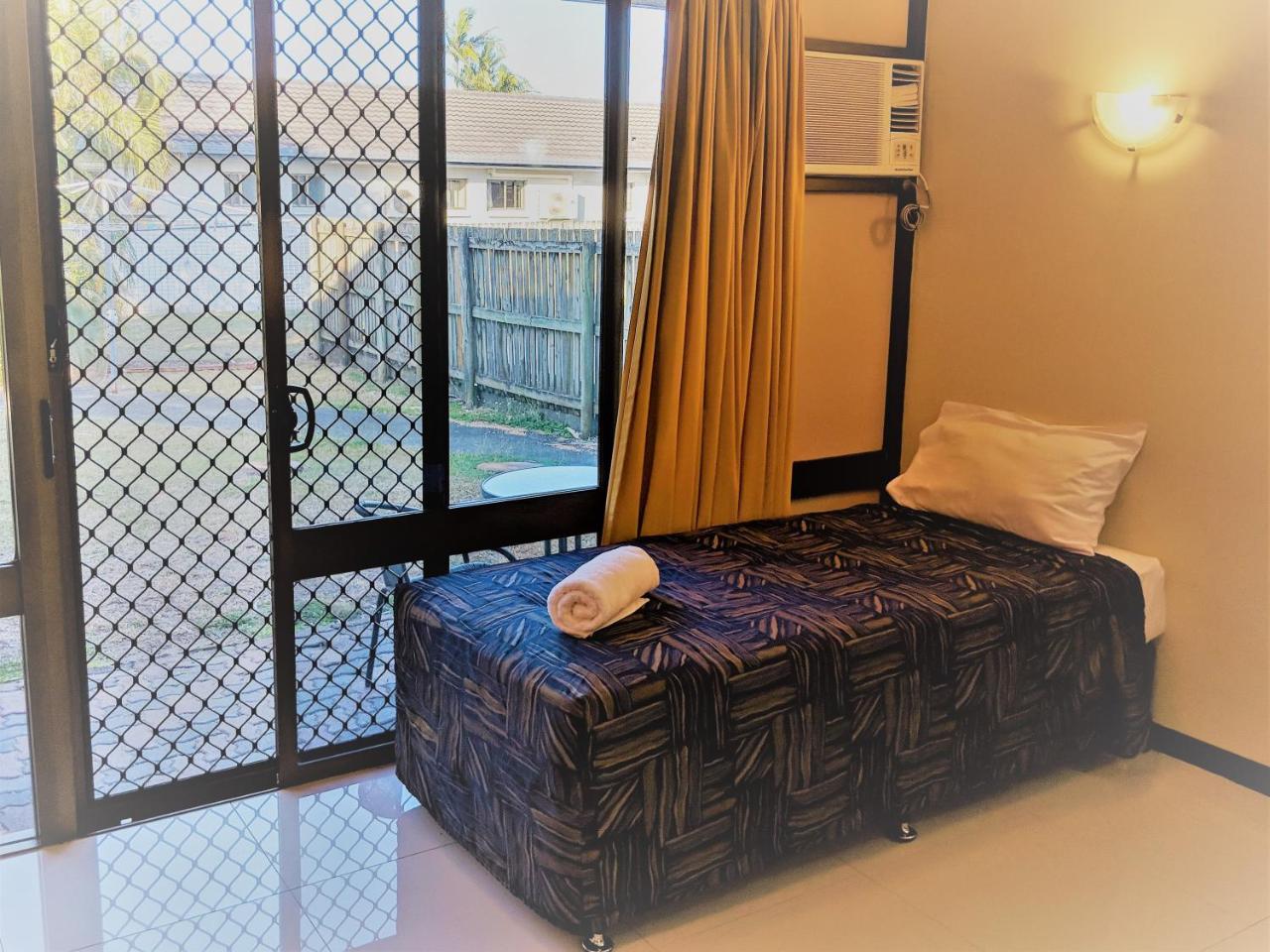 Miners Lodge Motor Inn Маккай Екстер'єр фото