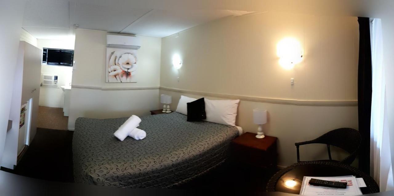 Miners Lodge Motor Inn Маккай Екстер'єр фото